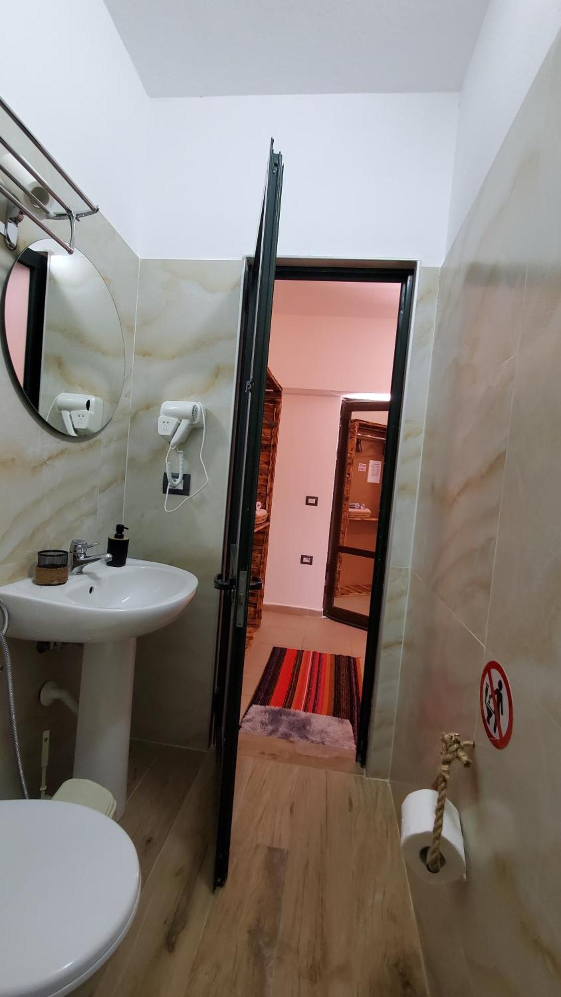 Clockwise Guestrooms Gjirokastra Szoba fotó